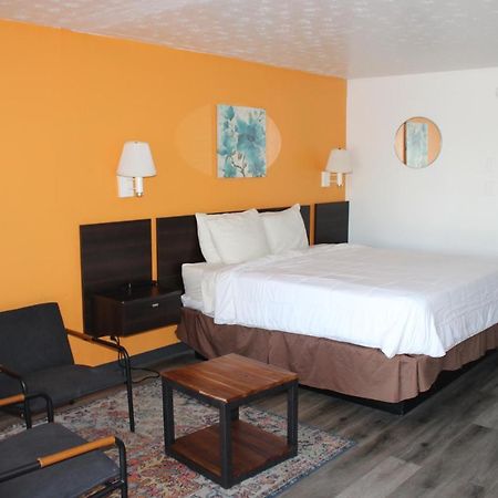 Americas Best Value Inn & Suites Williamstown Εξωτερικό φωτογραφία
