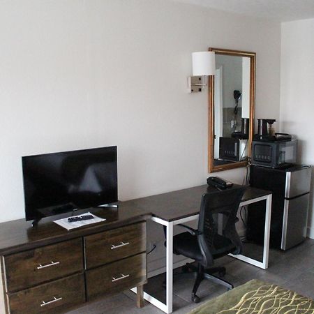 Americas Best Value Inn & Suites Williamstown Εξωτερικό φωτογραφία