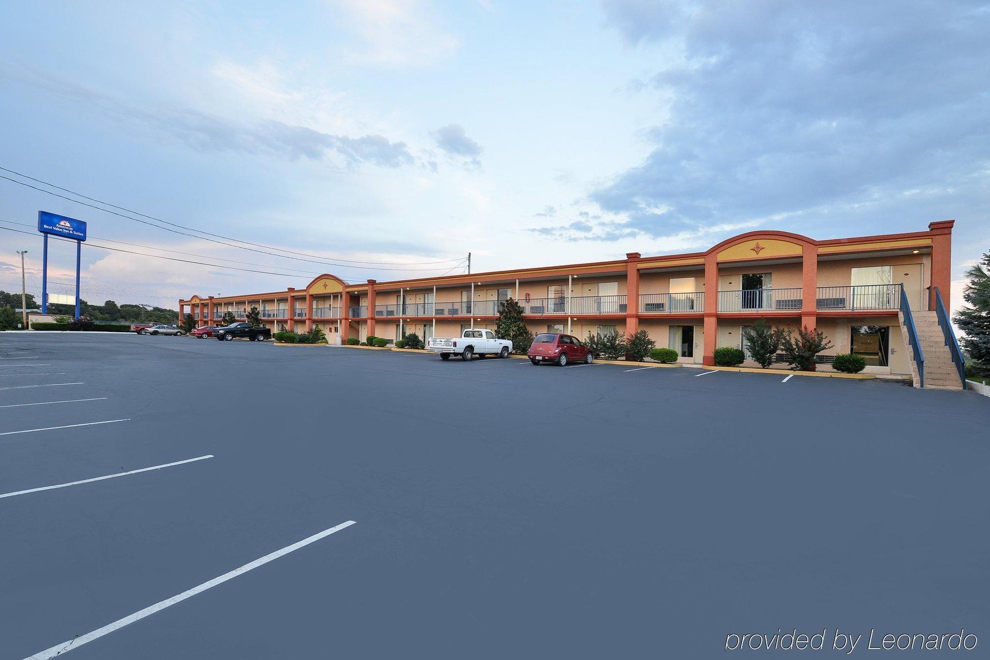 Americas Best Value Inn & Suites Williamstown Εξωτερικό φωτογραφία