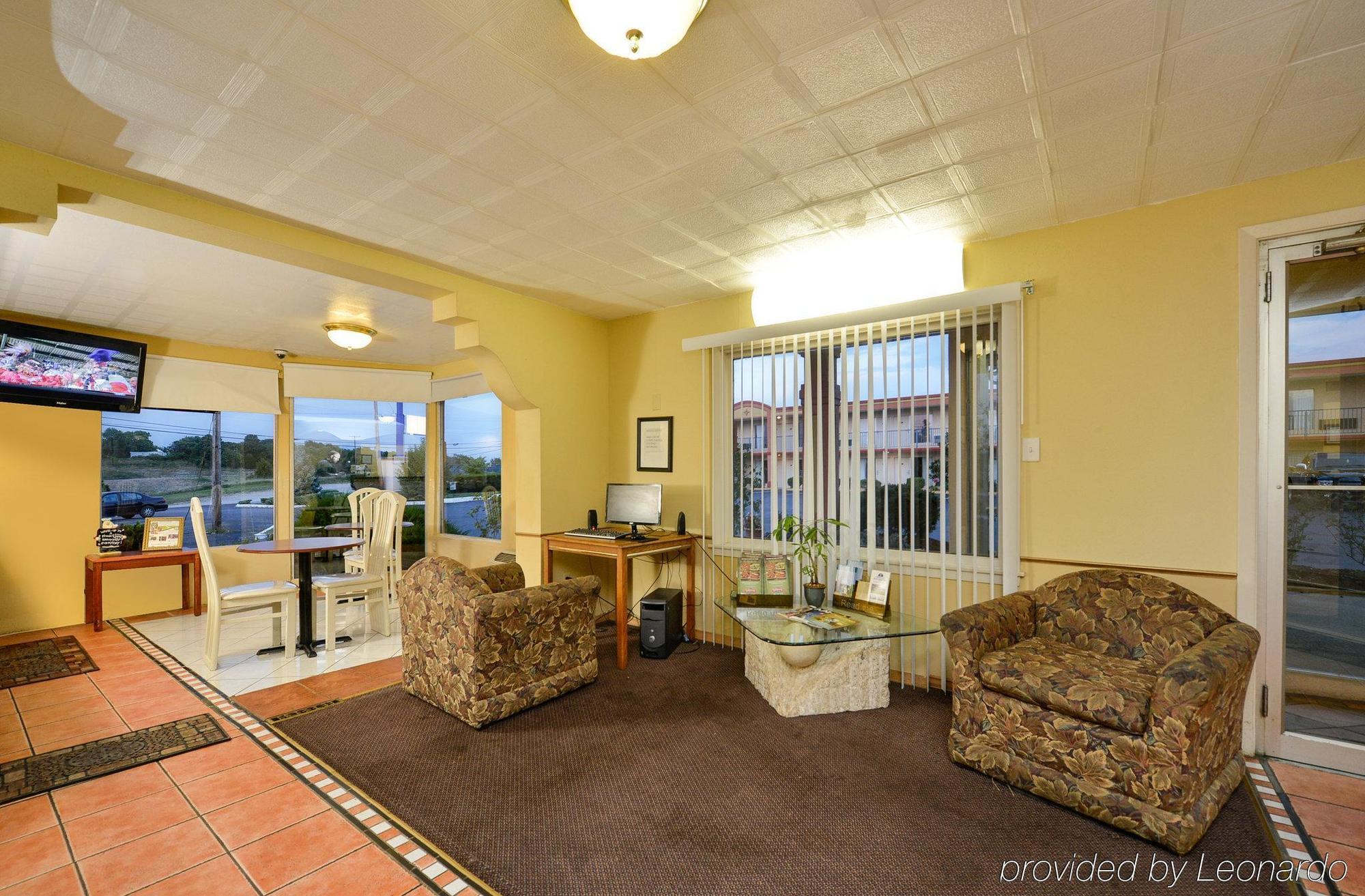 Americas Best Value Inn & Suites Williamstown Εξωτερικό φωτογραφία
