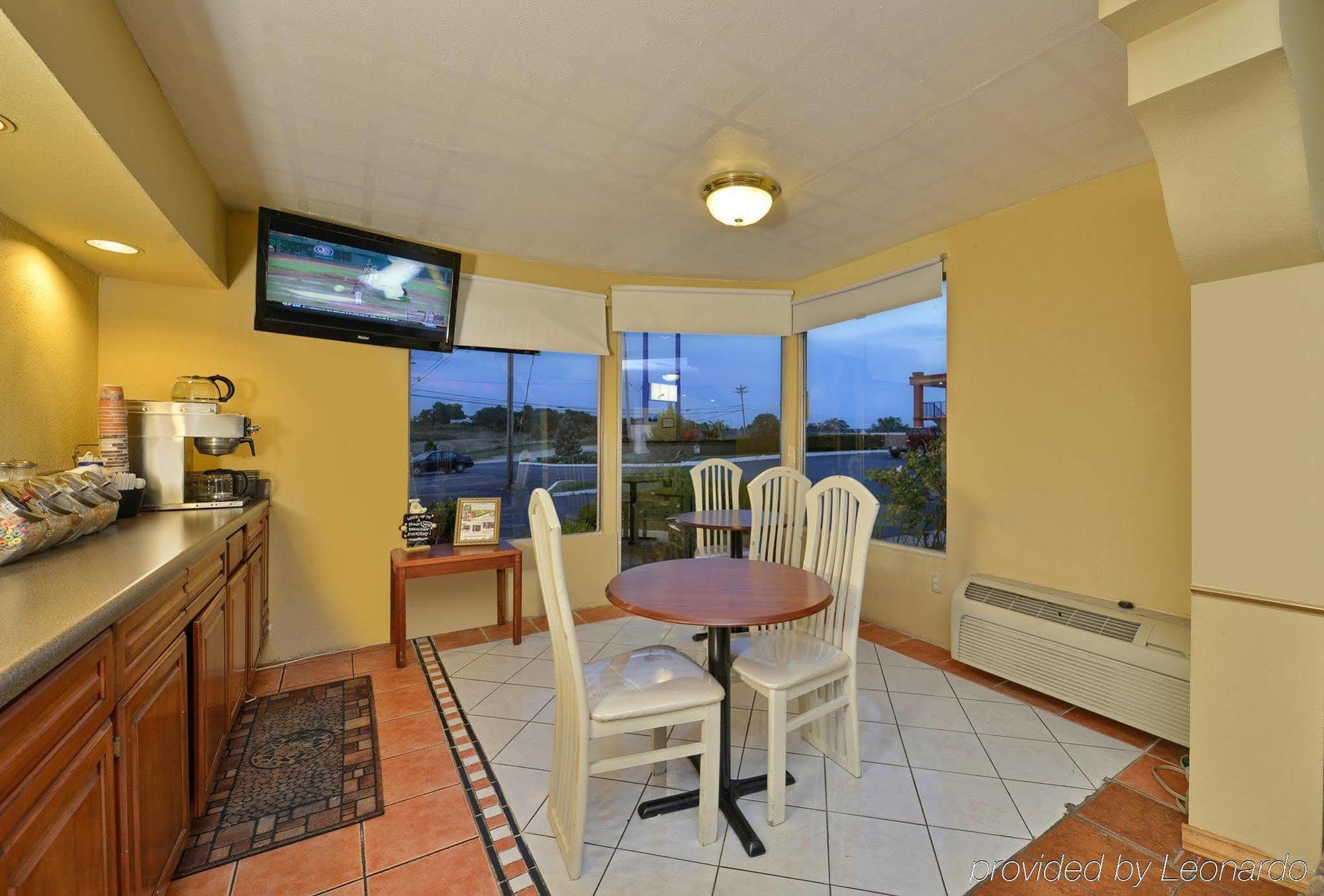 Americas Best Value Inn & Suites Williamstown Εξωτερικό φωτογραφία