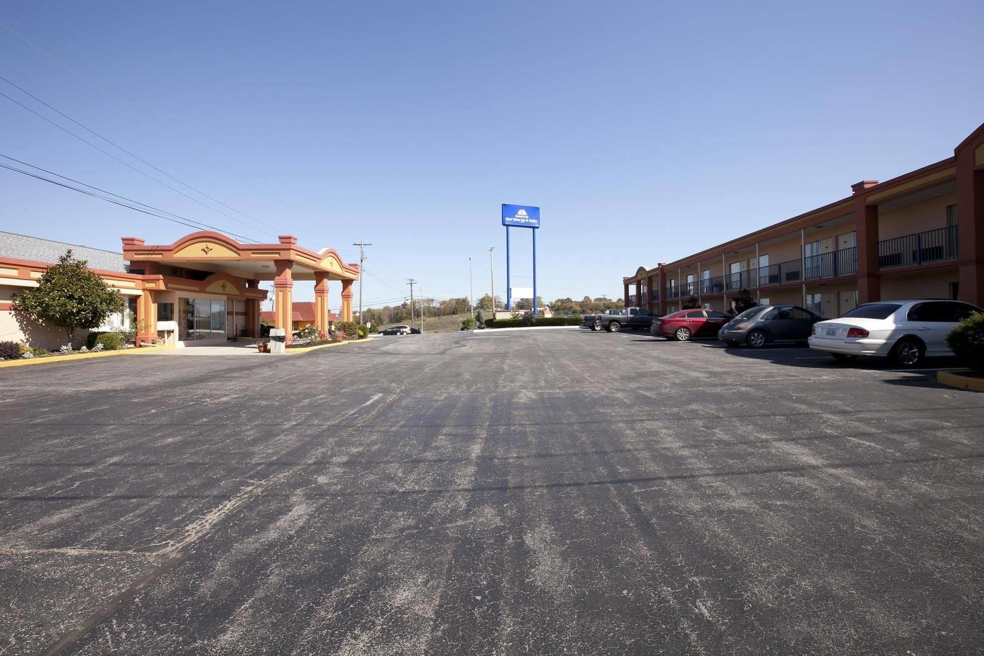 Americas Best Value Inn & Suites Williamstown Εξωτερικό φωτογραφία