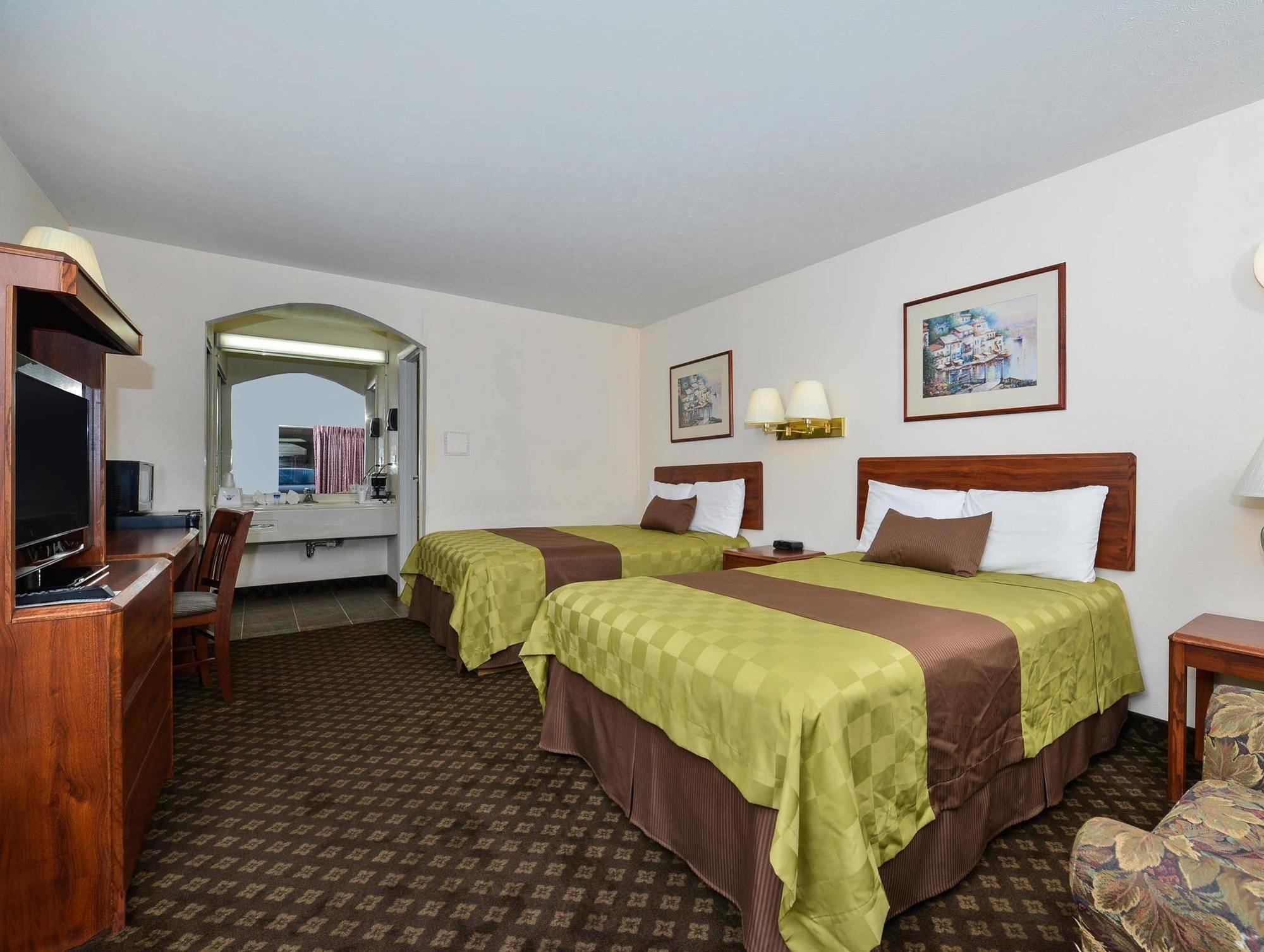 Americas Best Value Inn & Suites Williamstown Εξωτερικό φωτογραφία