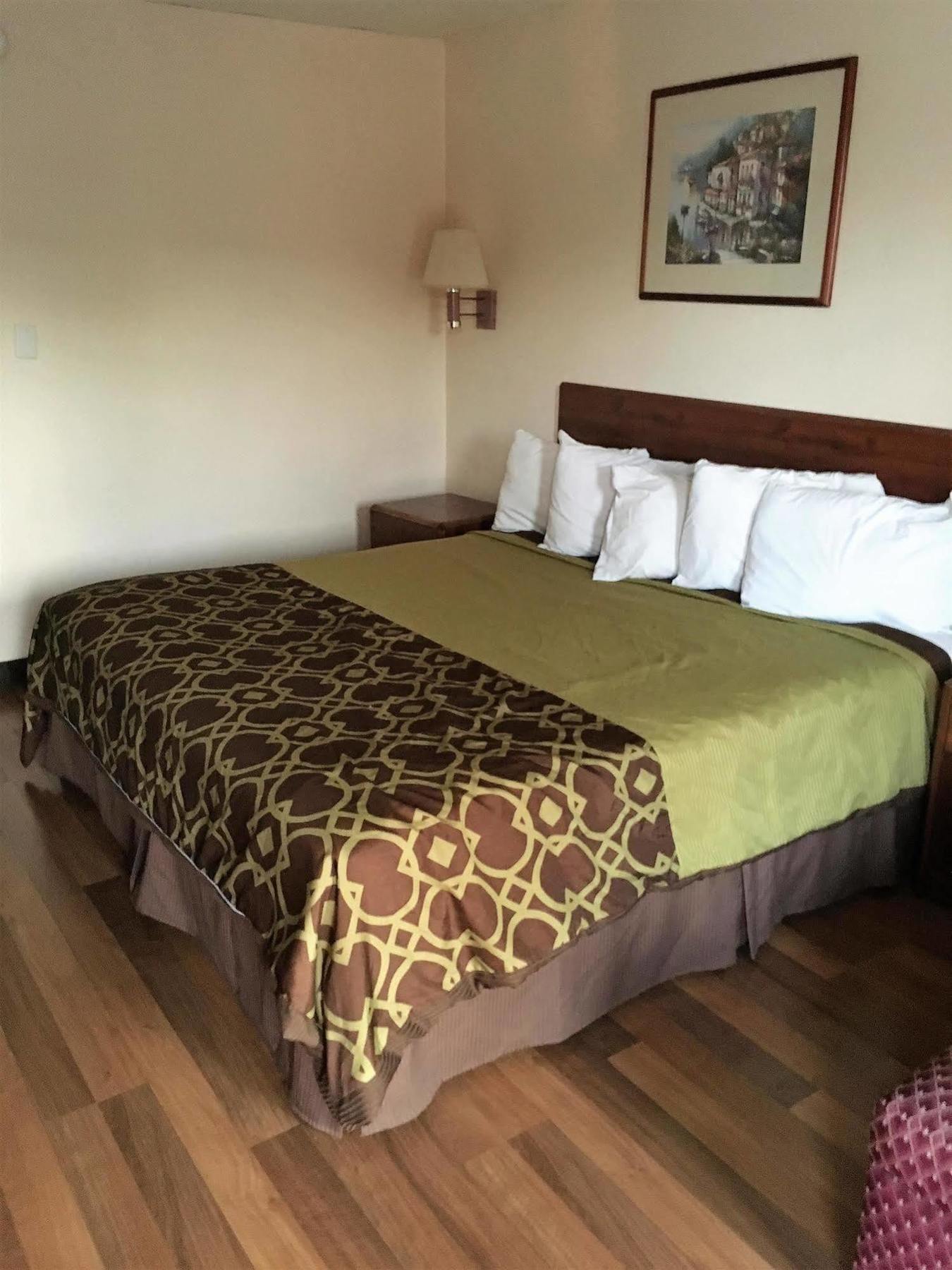 Americas Best Value Inn & Suites Williamstown Εξωτερικό φωτογραφία