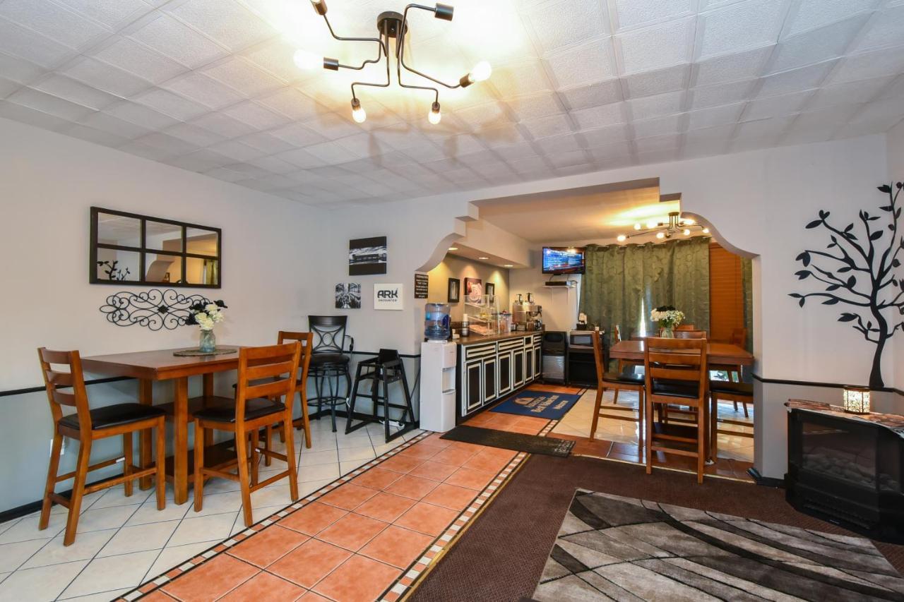 Americas Best Value Inn & Suites Williamstown Εξωτερικό φωτογραφία