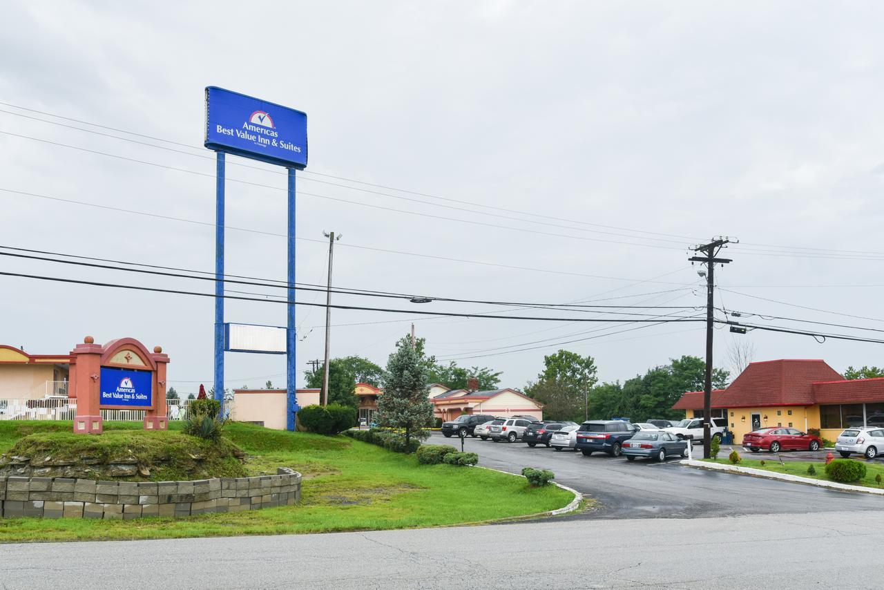 Americas Best Value Inn & Suites Williamstown Εξωτερικό φωτογραφία